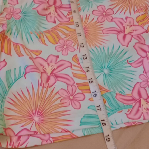 Tropical Floral Men's Swim Board Shorts - Picture 5 of 8